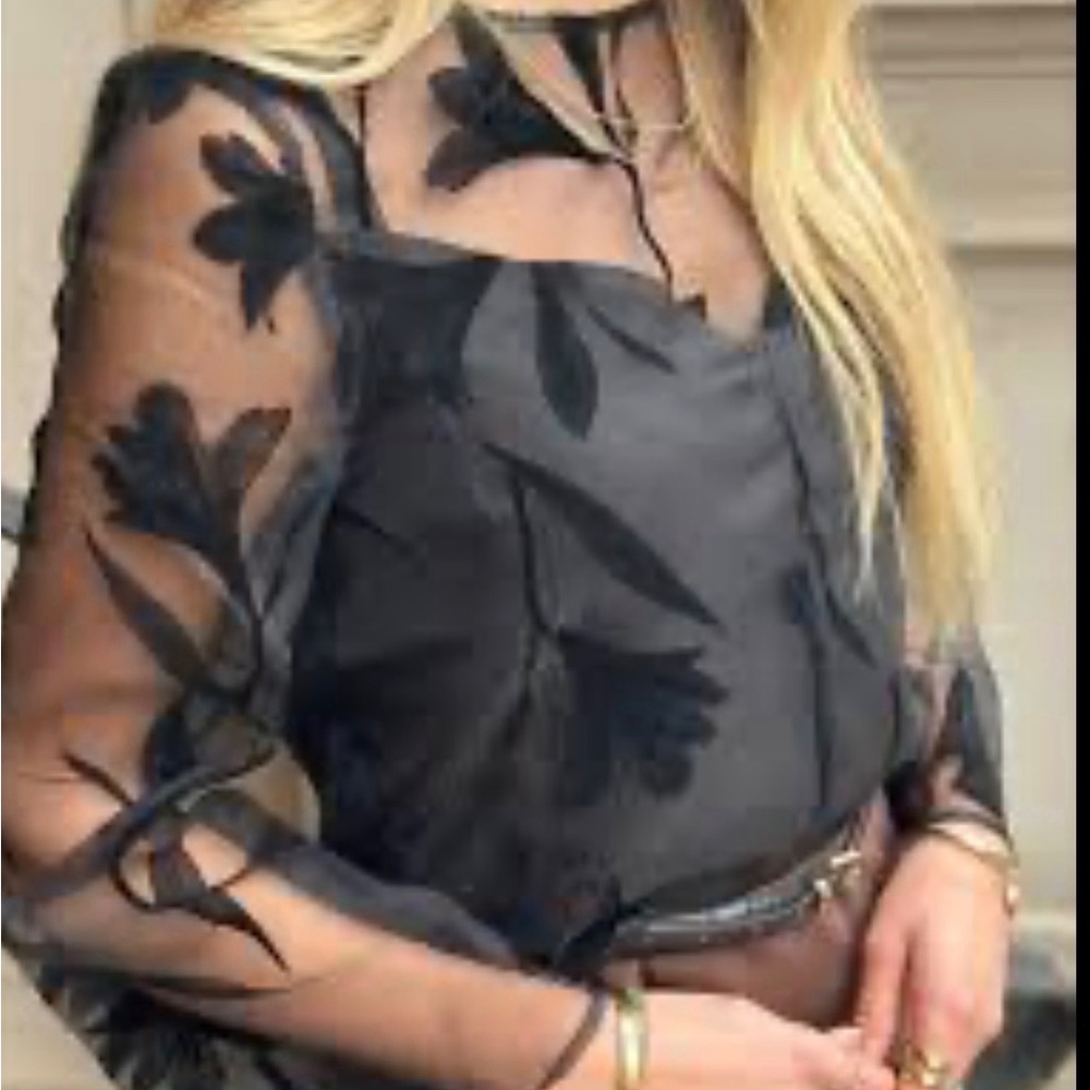 Soaked Women’s Black Sheer Floral Women's Top Size Medium NWT - Picture 2 of 4